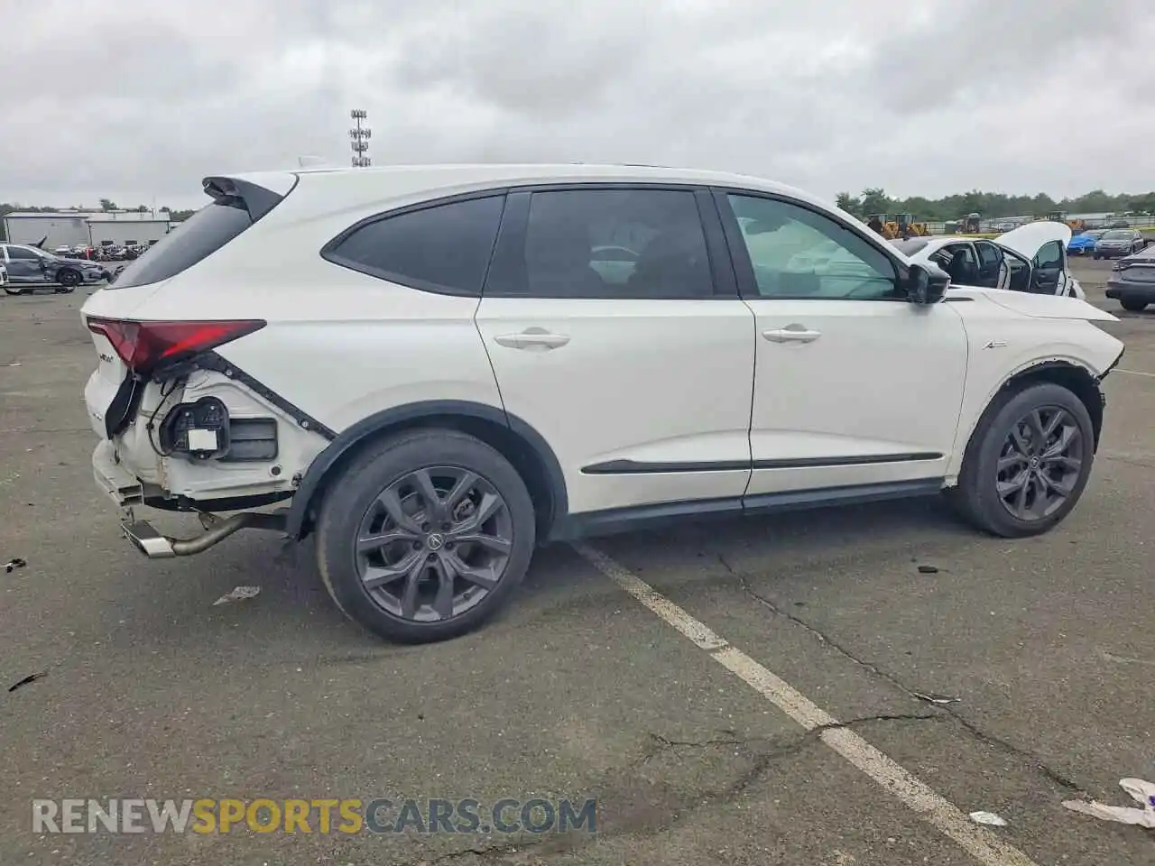 3 Photograph of a damaged car 5J8YE1H0XPL017574 ACURA MDX 2023