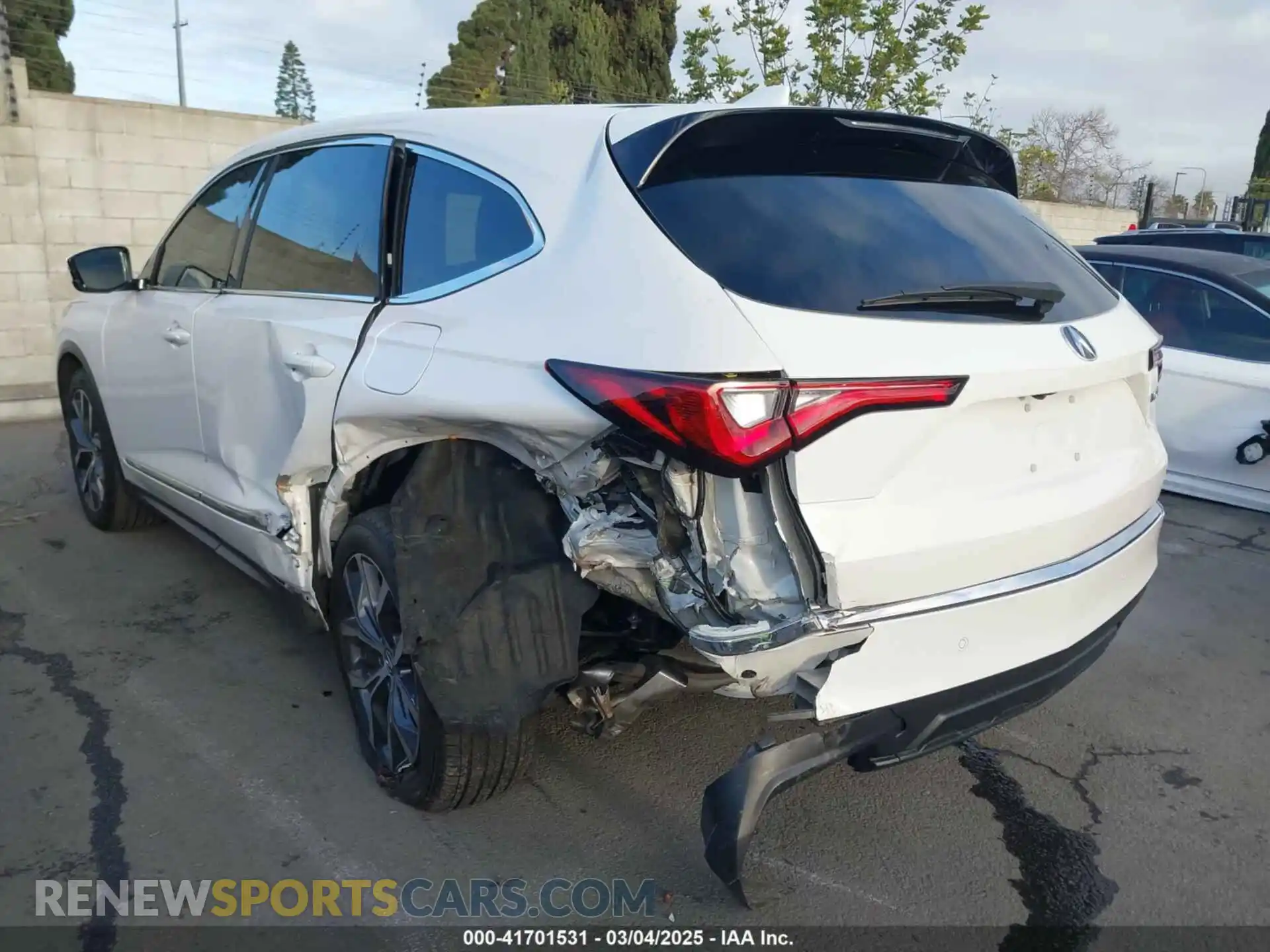 3 Photograph of a damaged car 5J8YD9H42RL007046 ACURA MDX 2024