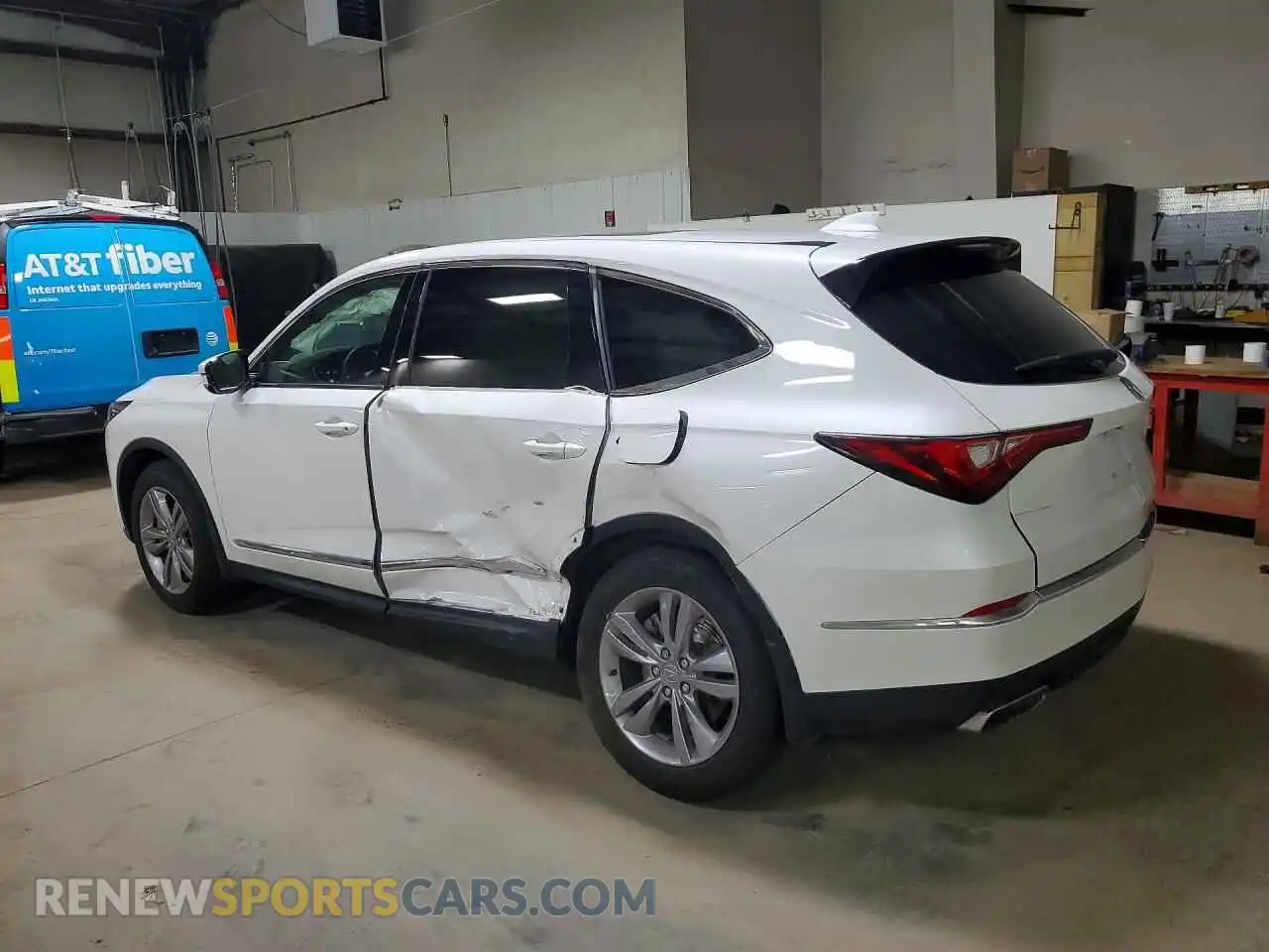 2 fotografías del automóvil dañado 5J8YE1H35RL027605 ACURA MDX 2024