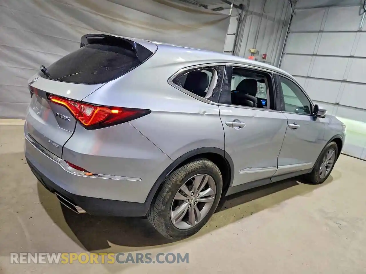 3 Фотография поврежденного автомобиля 5J8YE1H39RL028143 ACURA MDX 2024
