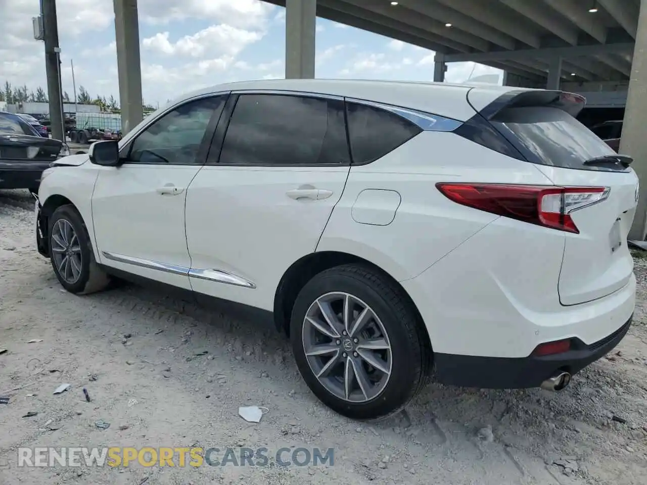 2 fotografías del automóvil dañado 5J8TC1H5XKL010600 ACURA RDX 2019