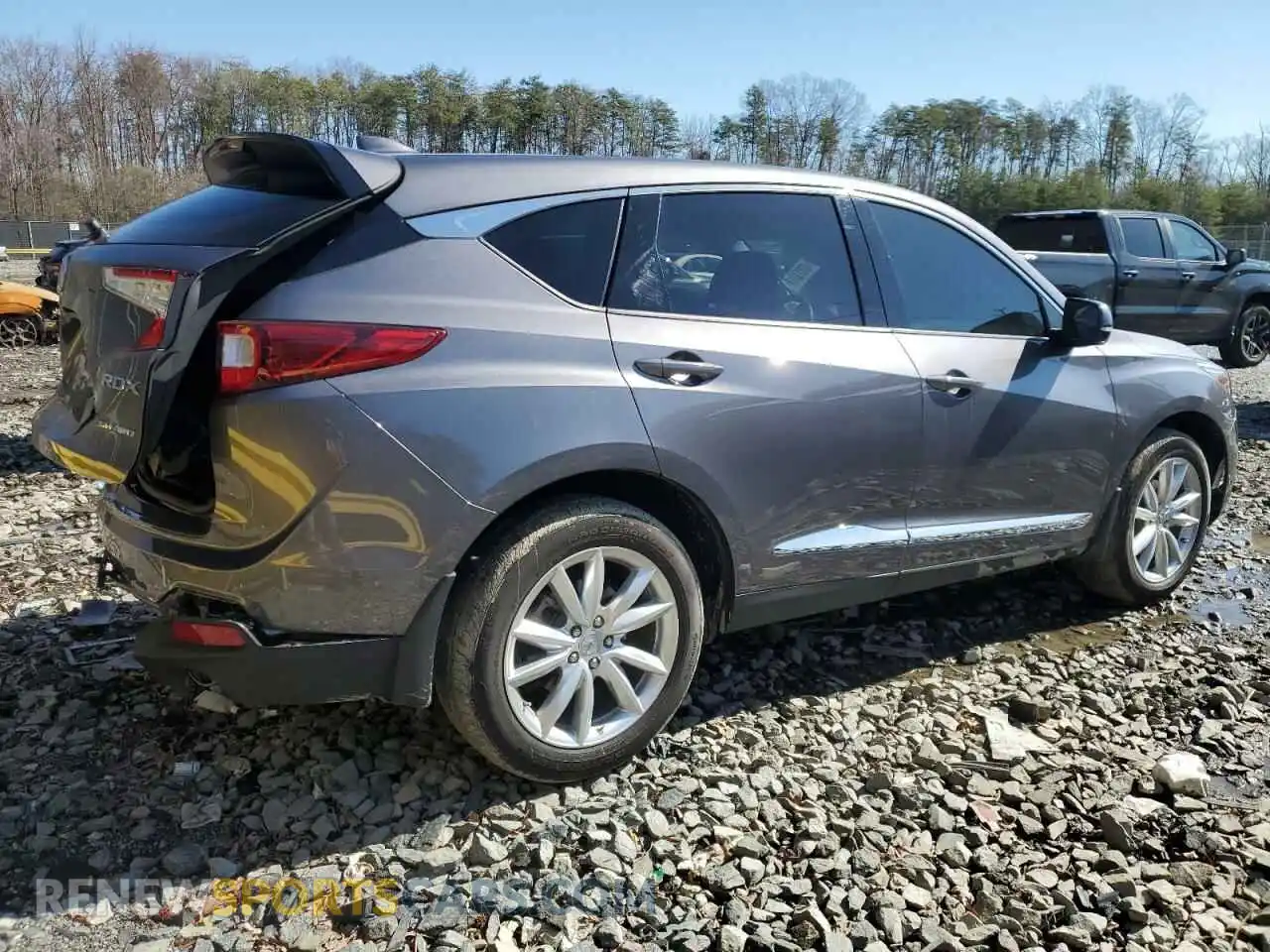3 Photograph of a damaged car 5J8TC2H34KL038509 ACURA RDX 2019