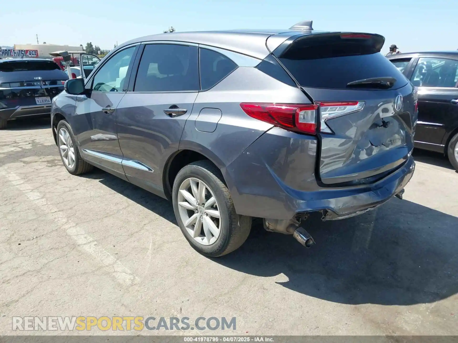 3 Photograph of a damaged car 5J8TC2H35KL043797 ACURA RDX 2019