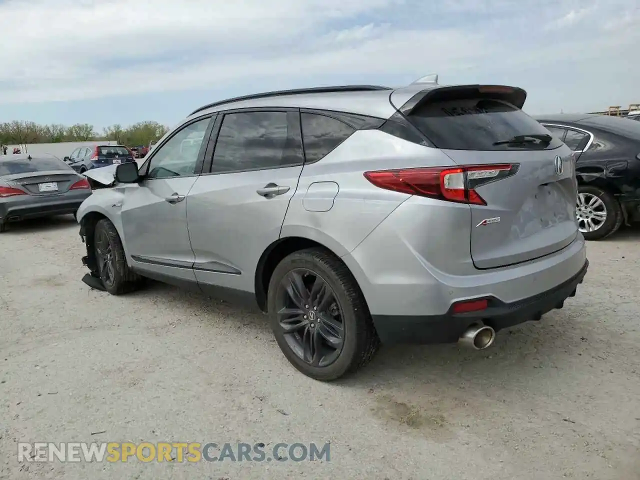 2 fotografías del automóvil dañado 5J8TC2H62KL002845 ACURA RDX 2019