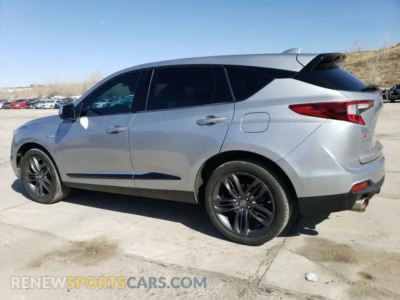 2 fotografías del automóvil dañado 5J8TC2H69KL025670 ACURA RDX 2019