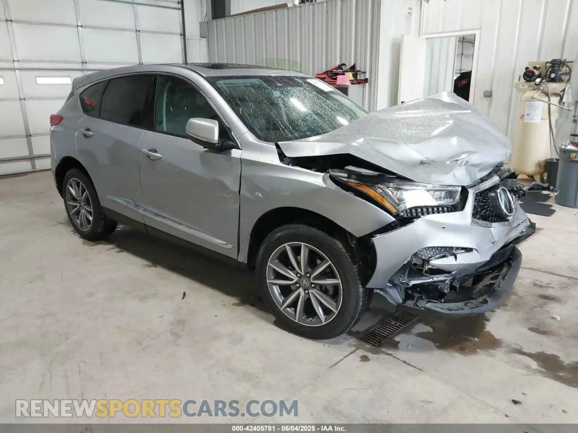 1 Photograph of a damaged car 5J8TC2H52LL019508 ACURA RDX 2020