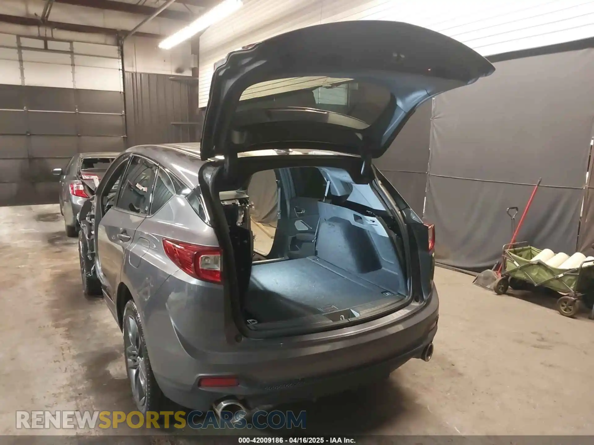 3 Photograph of a damaged car 5J8TC2H65LL025487 ACURA RDX 2020