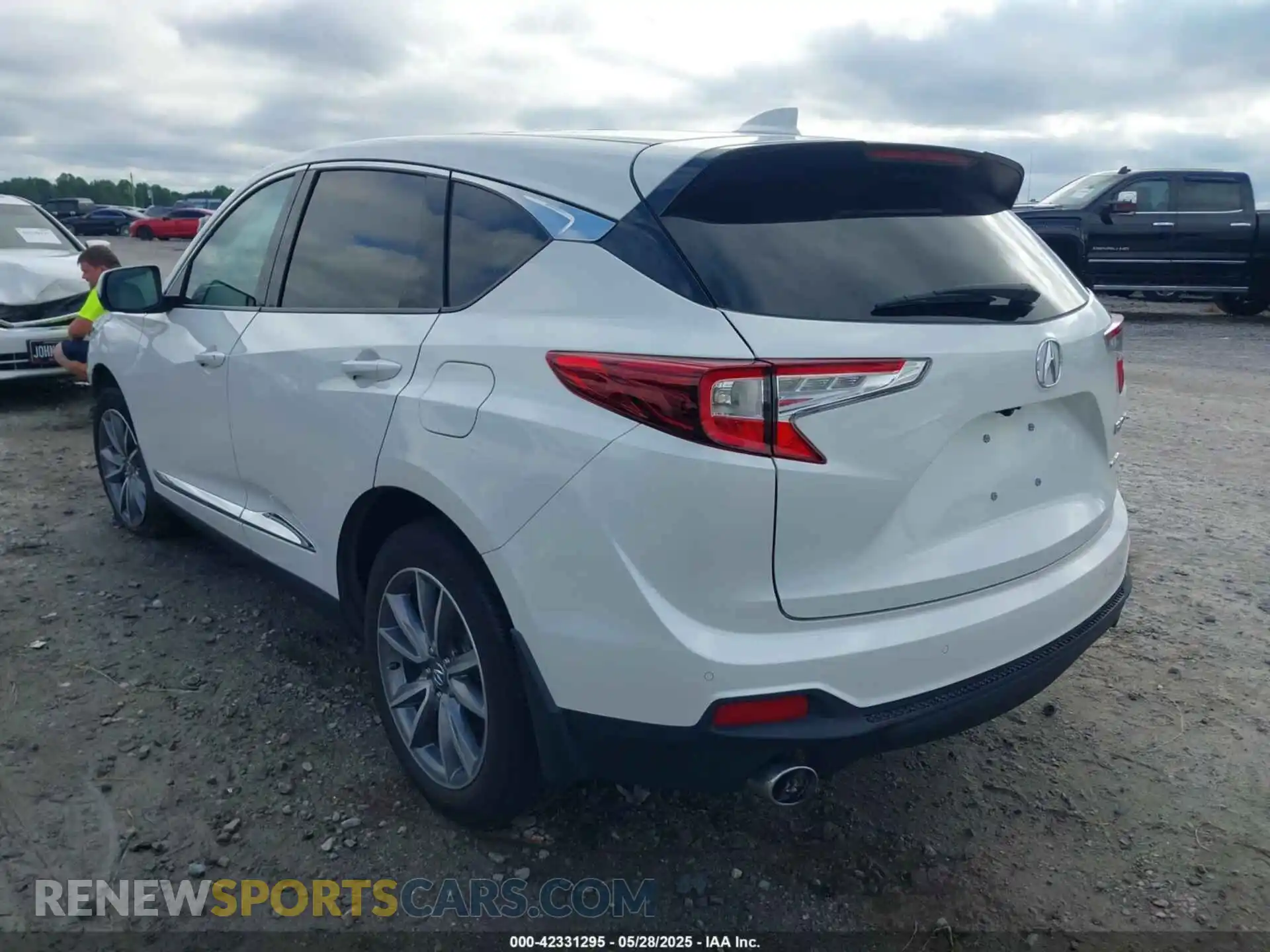 3 Photograph of a damaged car 5J8TC2H79LL033018 ACURA RDX 2020