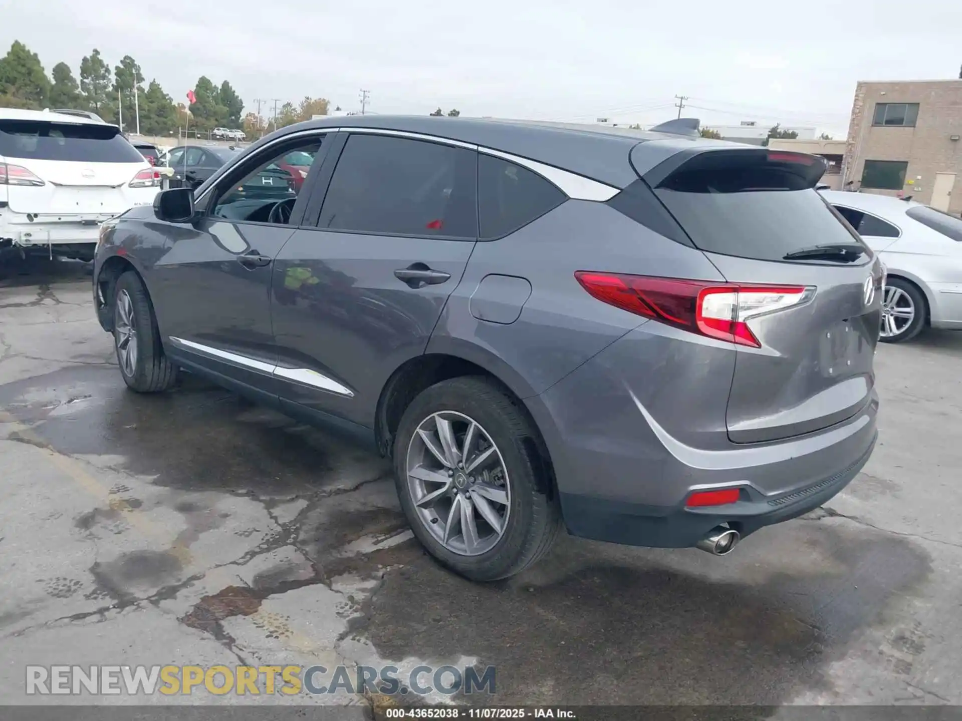3 Photograph of a damaged car 5J8TC2H53ML038621 ACURA RDX 2021