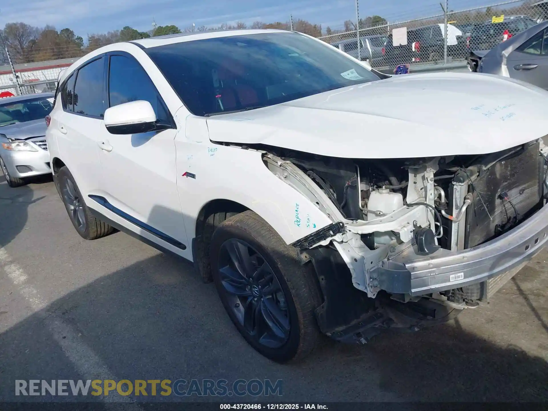 1 Photograph of a damaged car 5J8TC2H61ML048010 ACURA RDX 2021