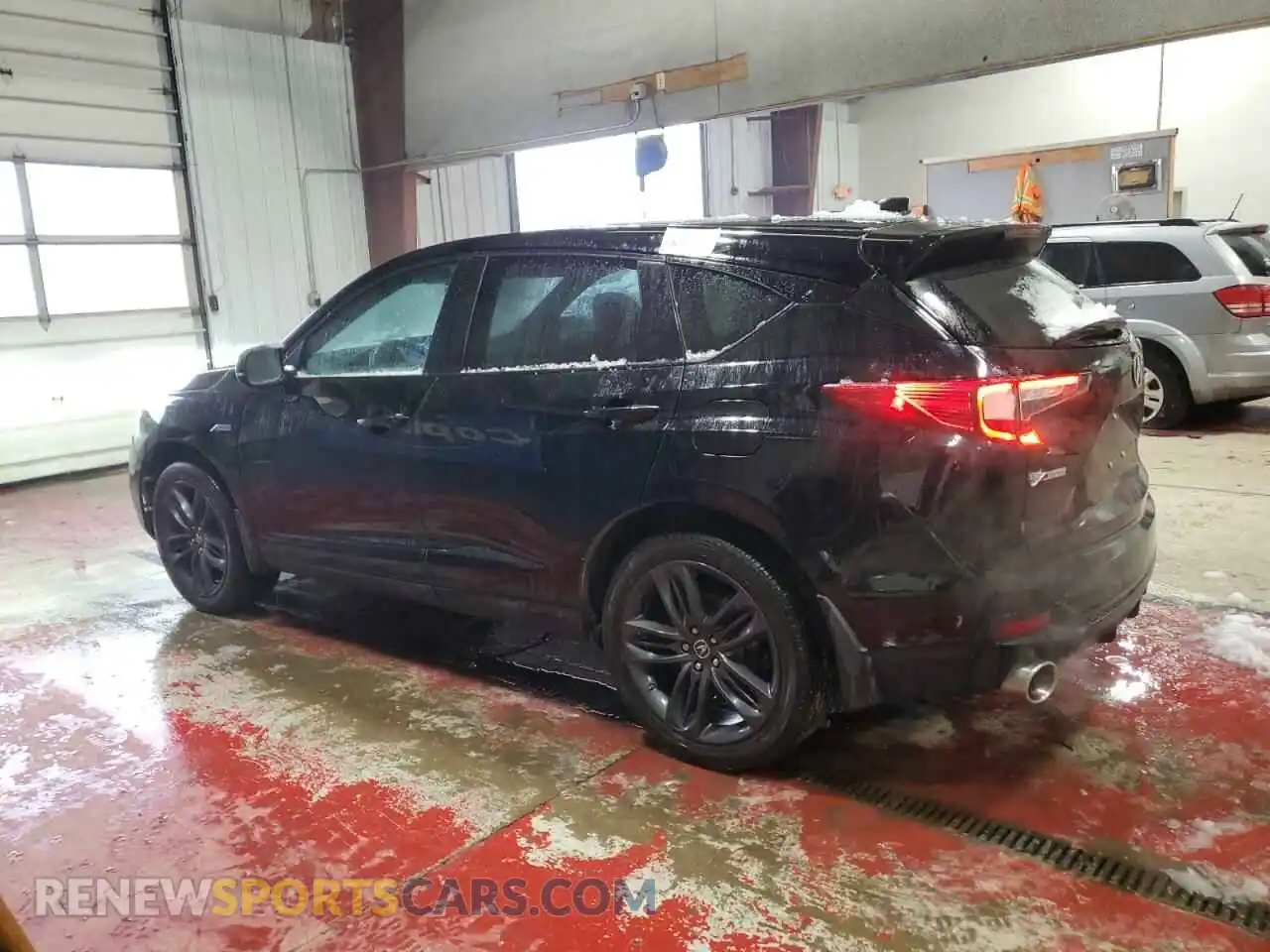 2 Photograph of a damaged car 5J8TC2H62ML807697 ACURA RDX 2021