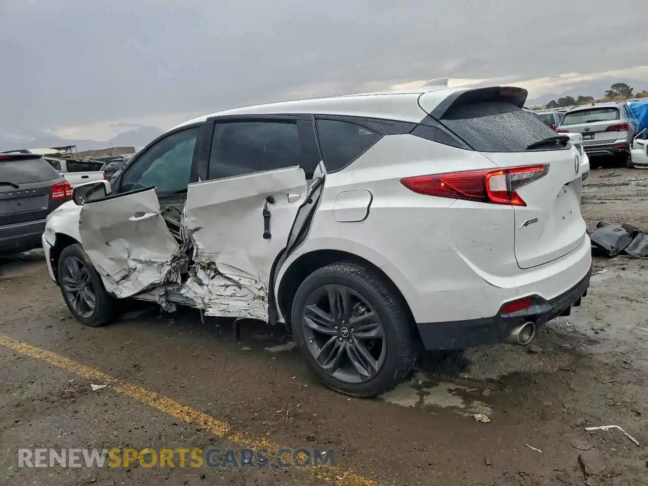 2 fotografías del automóvil dañado 5J8TC1H61PL003650 ACURA RDX 2023