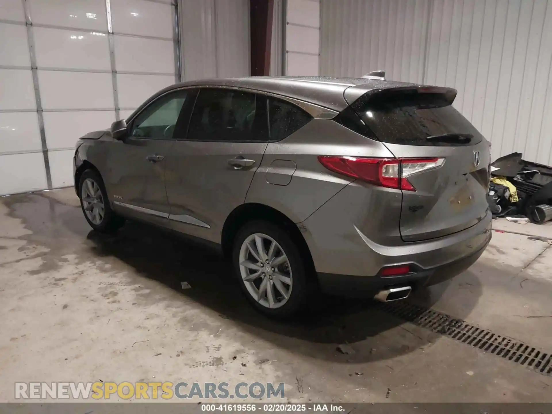 3 Photograph of a damaged car 5J8TC2H33PL013401 ACURA RDX 2023