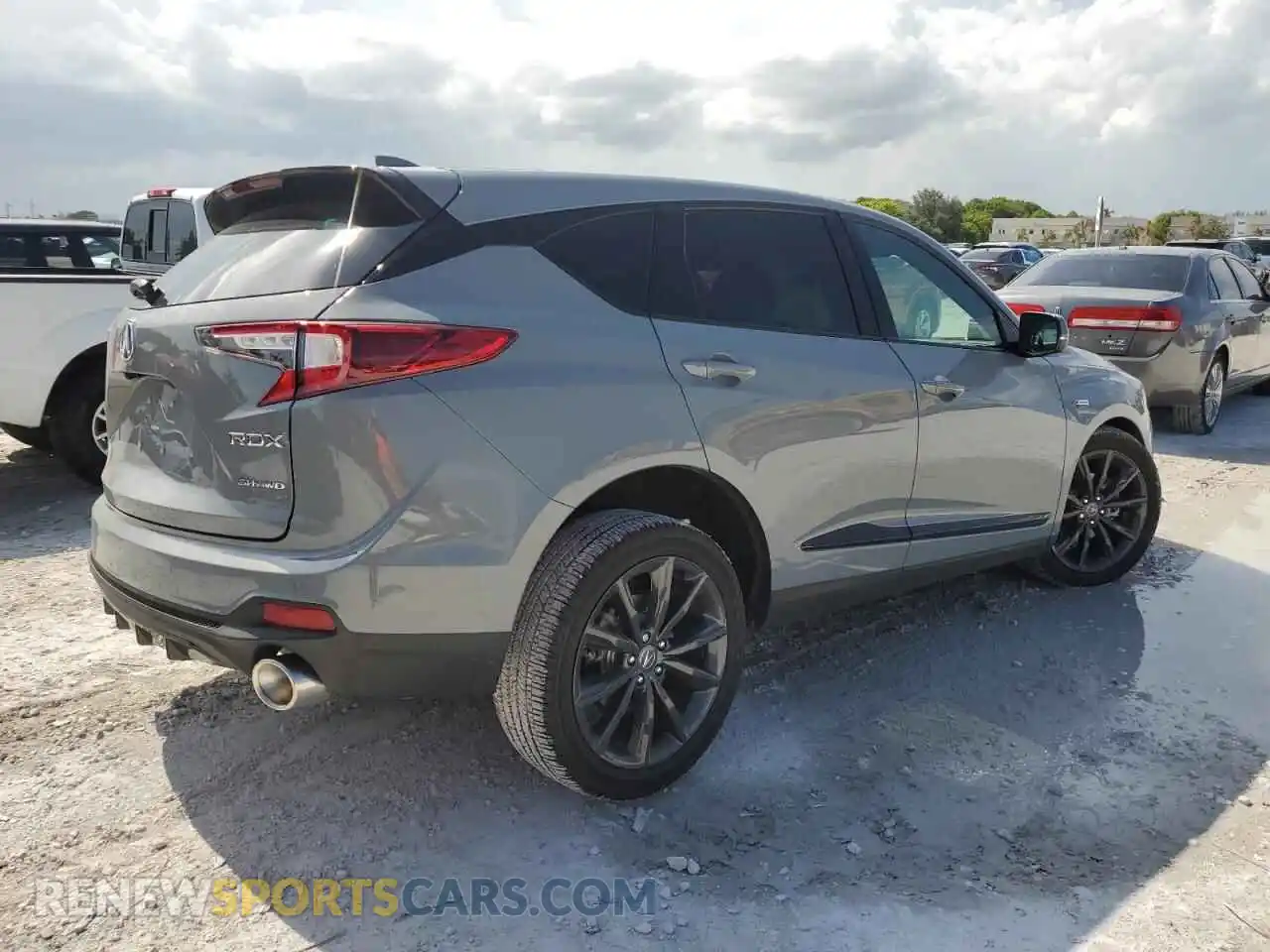 3 Photograph of a damaged car 5J8TC2H6XSL017531 ACURA RDX 2025