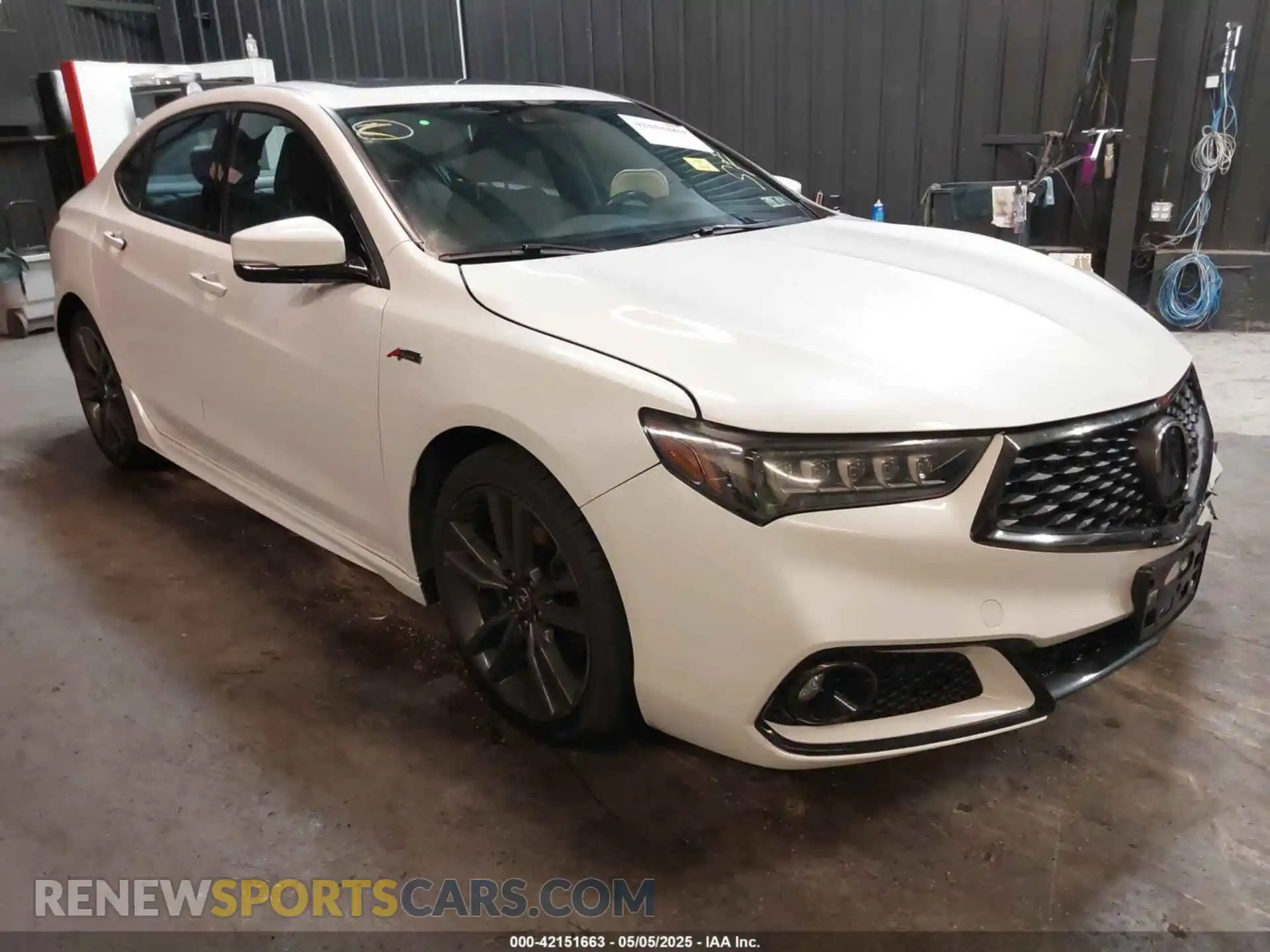 1 Фотография поврежденного автомобиля 19UUB1F66LA013039 ACURA TLX 2020