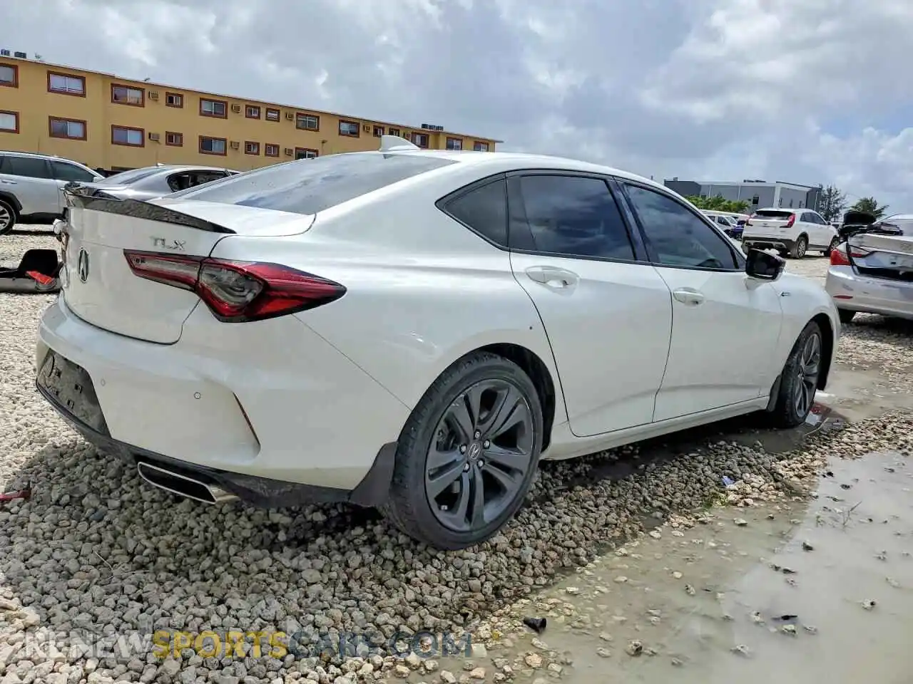 3 Photograph of a damaged car 19UUB5F56MA014837 ACURA TLX 2021