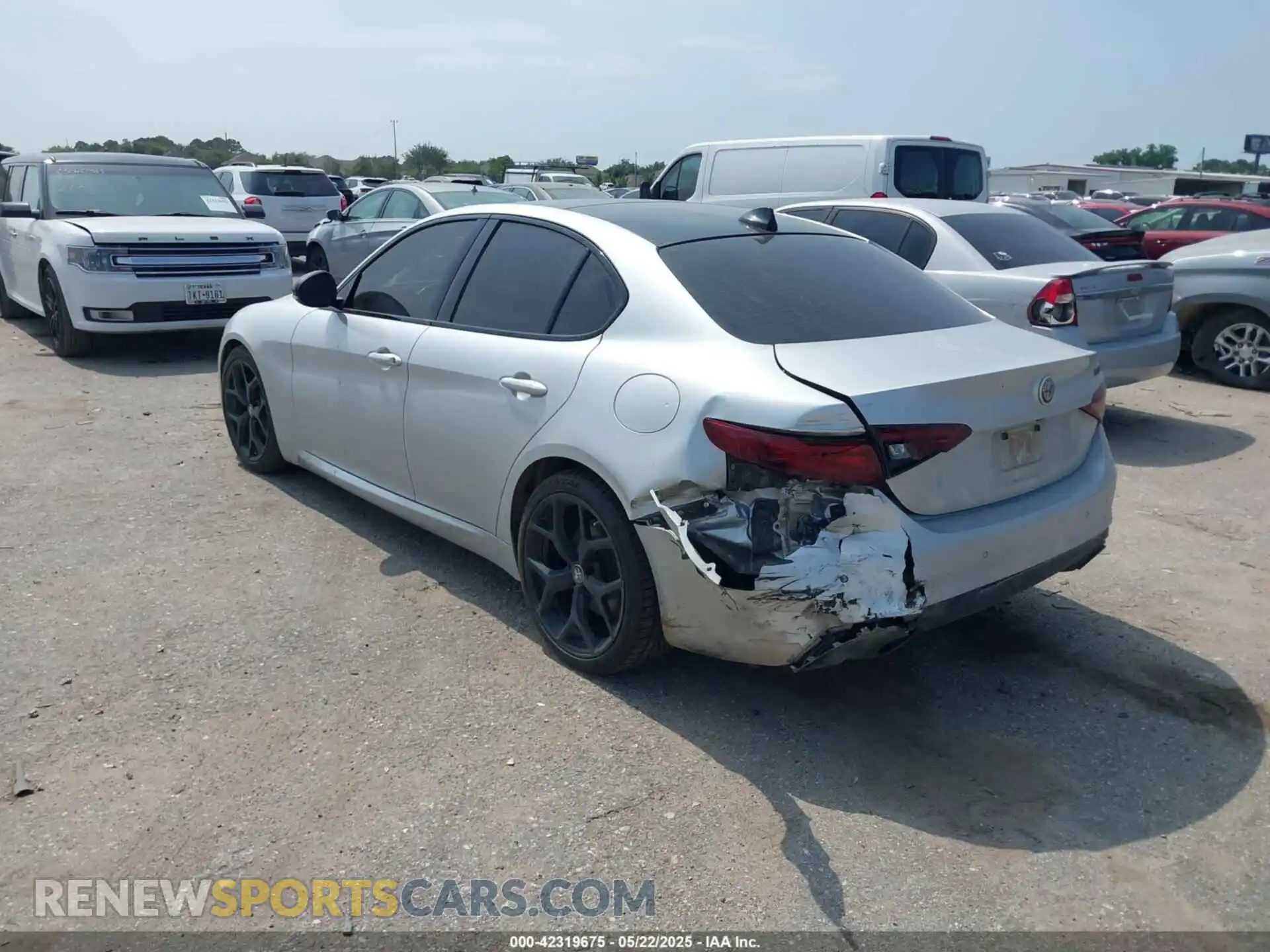 3 Photograph of a damaged car ZARFAMAN8L7638393 ALFA ROMEO GIULIA 2020