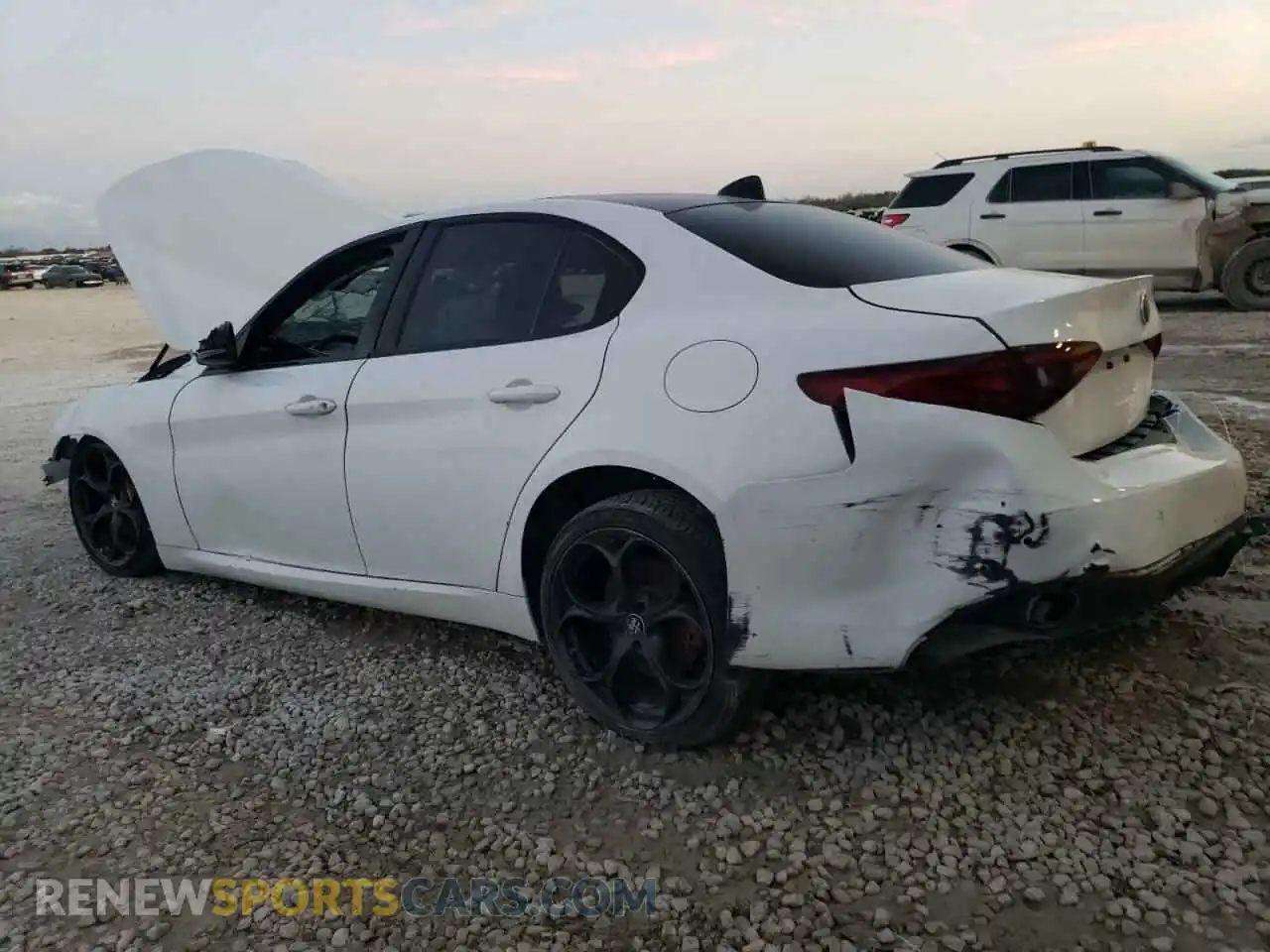 2 Photograph of a damaged car ZARFAMBN1L7625922 ALFA ROMEO GIULIA 2020