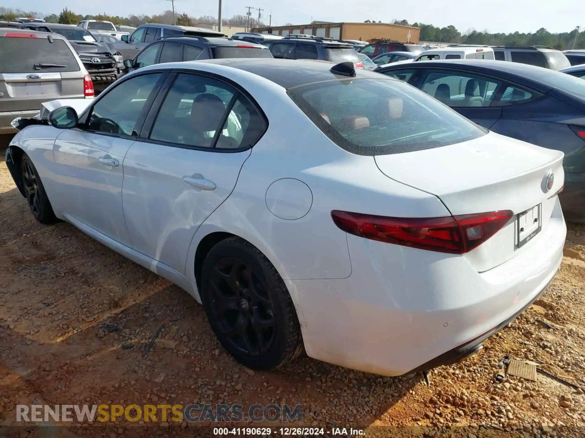 3 Photograph of a damaged car ZARFAMAN1M7646322 ALFA ROMEO GIULIA 2021