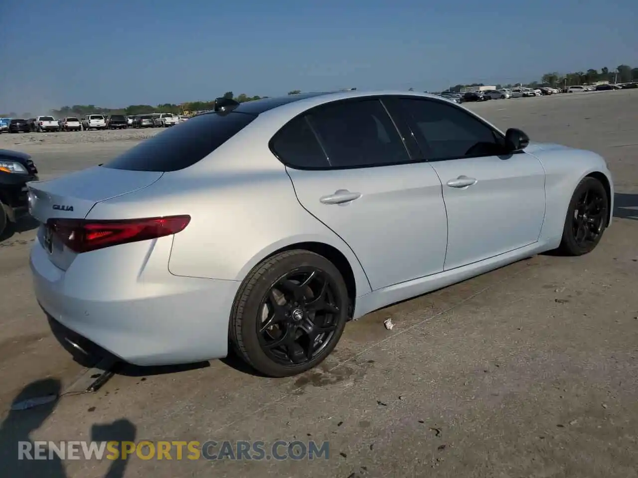 3 Photograph of a damaged car ZARFAMAN5M7644895 ALFA ROMEO GIULIA 2021