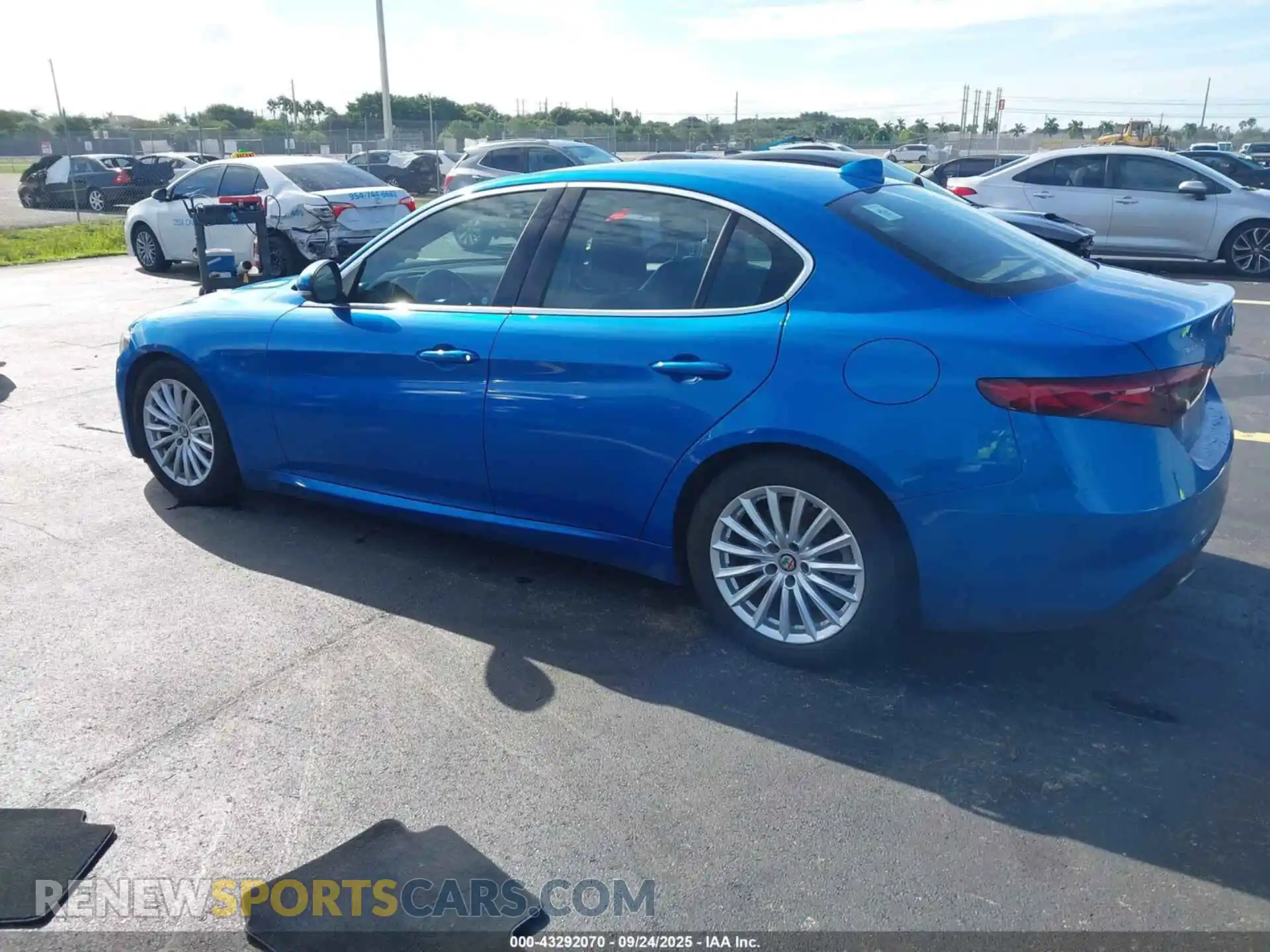 3 Photograph of a damaged car ZARFAMAN7M7643120 ALFA ROMEO GIULIA 2021