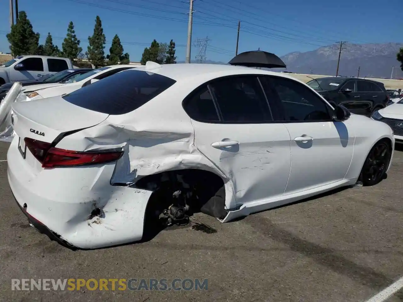 3 Photograph of a damaged car ZARFAMAN9M7643717 ALFA ROMEO GIULIA 2021