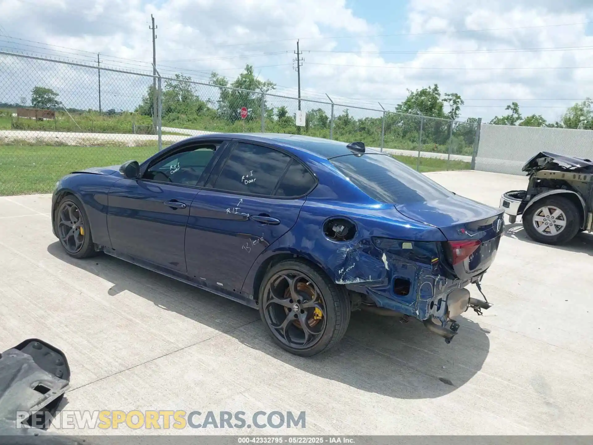 3 Photograph of a damaged car ZARFAMBN4M7648578 ALFA ROMEO GIULIA 2021