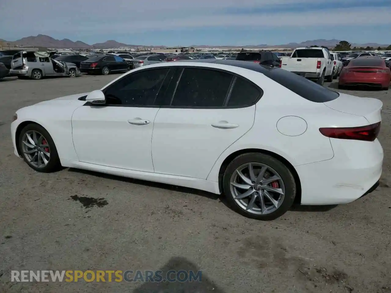 2 fotografías del automóvil dañado ZARFAMAN2N7656343 ALFA ROMEO GIULIA 2022