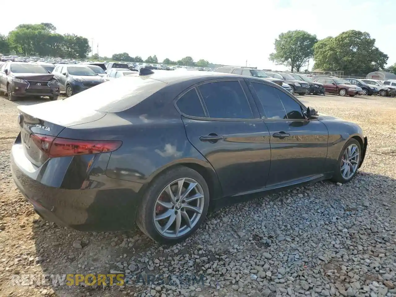 3 fotografías del automóvil dañado ZARFAMAN2N7660313 ALFA ROMEO GIULIA 2022