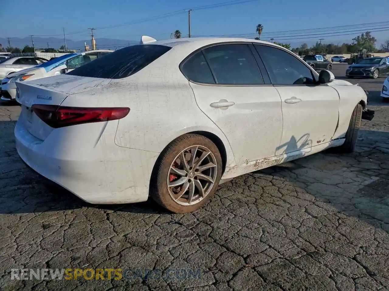 3 Photograph of a damaged car ZARFAMAN7N7655348 ALFA ROMEO GIULIA 2022