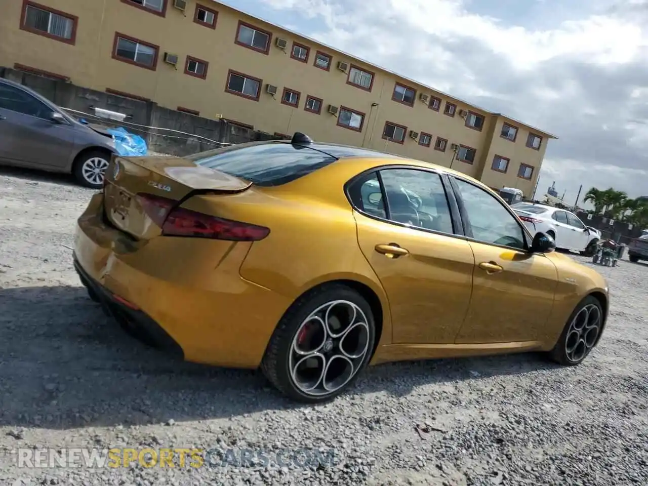 3 Photograph of a damaged car ZARFAMBN0P7669075 ALFA ROMEO GIULIA 2023