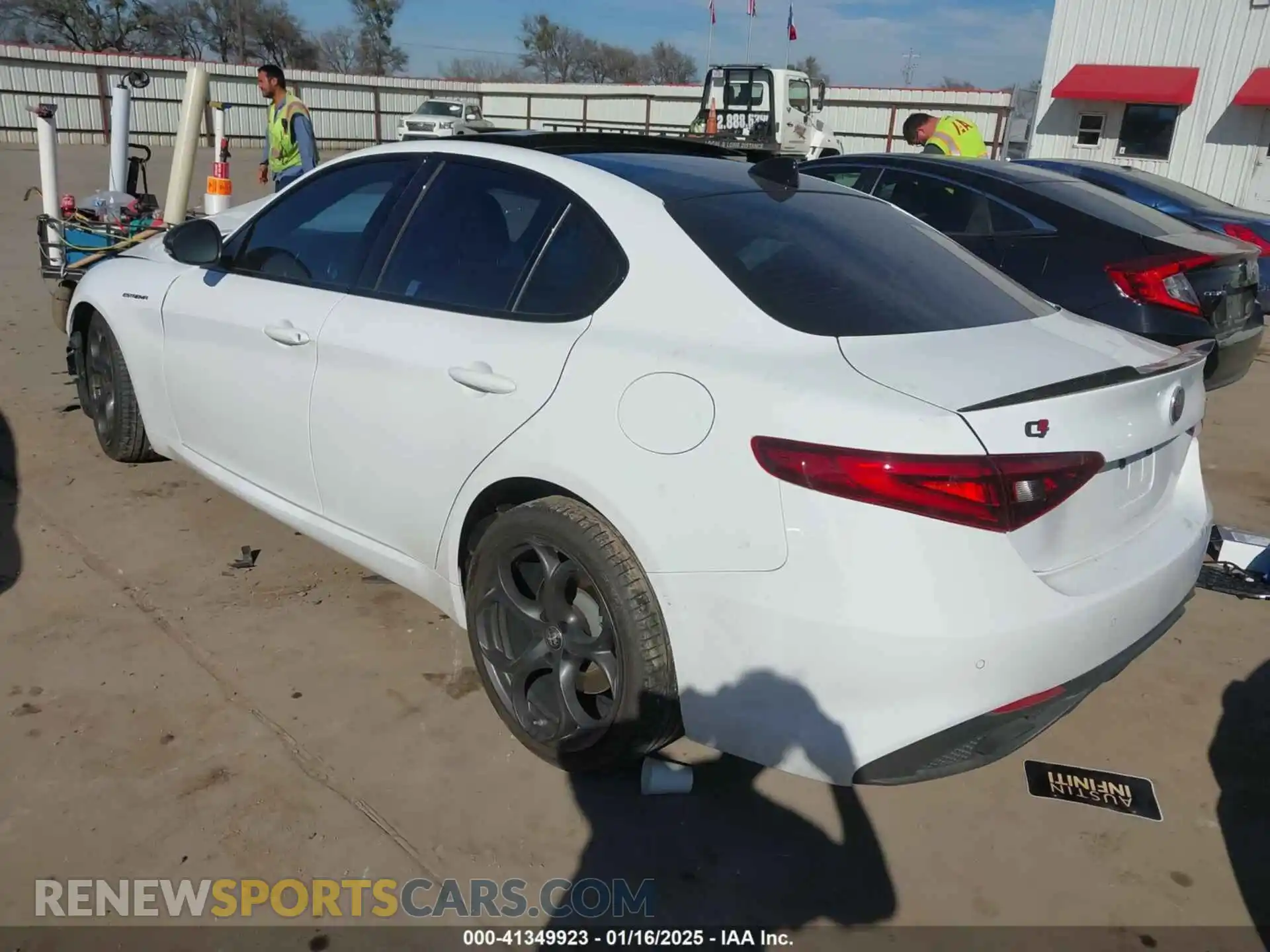 3 Photograph of a damaged car ZARFAMBN3P7670673 ALFA ROMEO GIULIA 2023