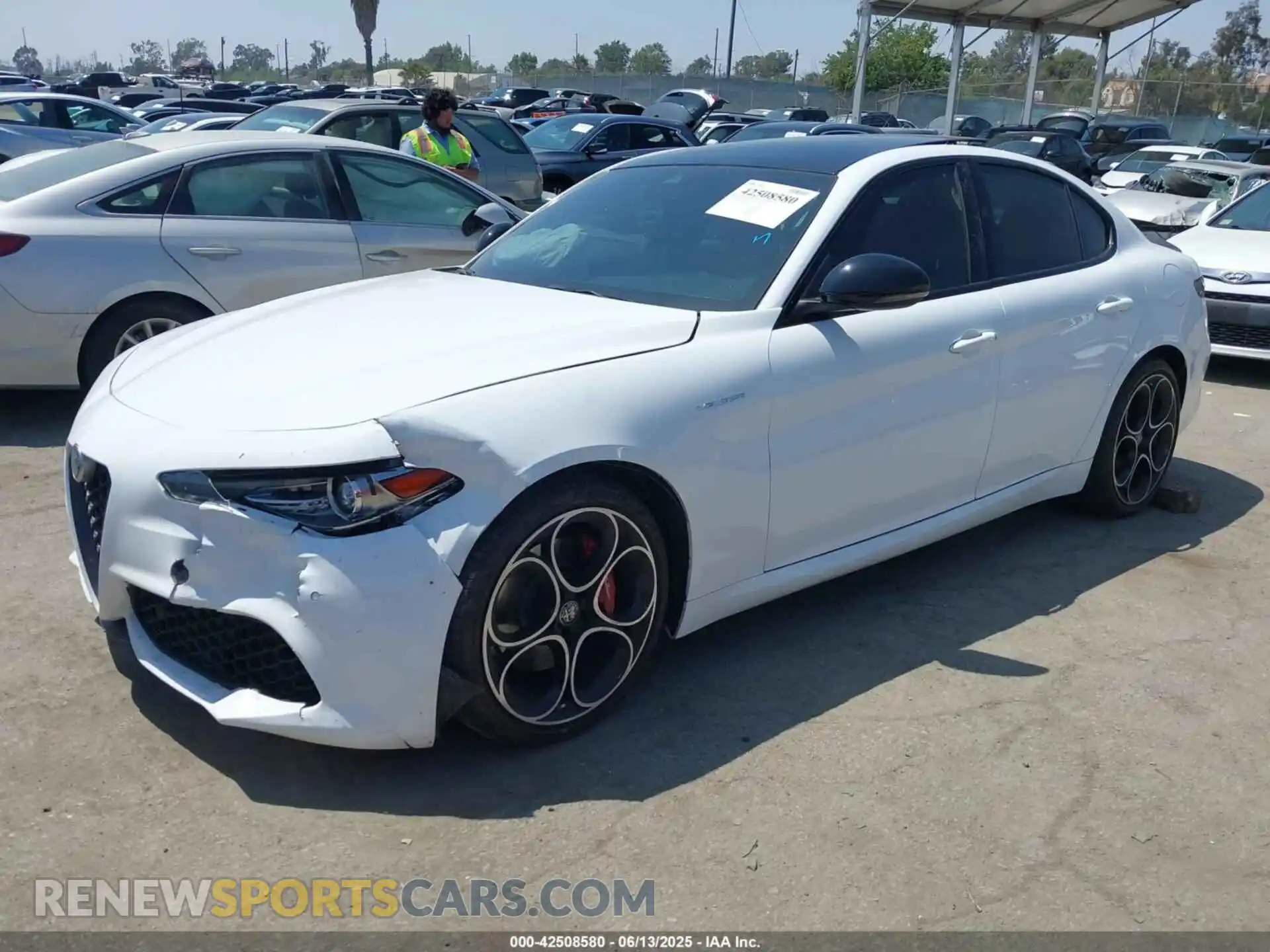 2 Photograph of a damaged car ZARFAMBN5P7669508 ALFA ROMEO GIULIA 2023