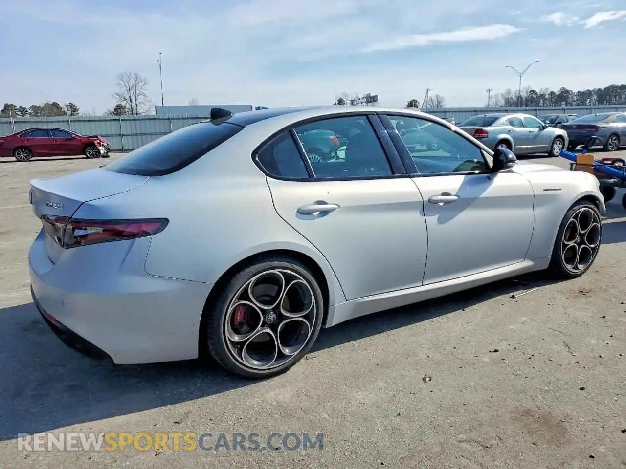 3 fotografías del automóvil dañado ZARFAMBN2R7677584 ALFA ROMEO GIULIA 2024