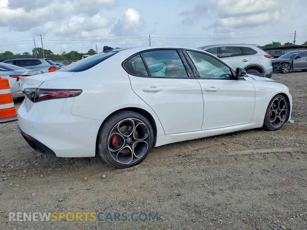3 Photograph of a damaged car ZARFAMBN4R7677666 ALFA ROMEO GIULIA 2024