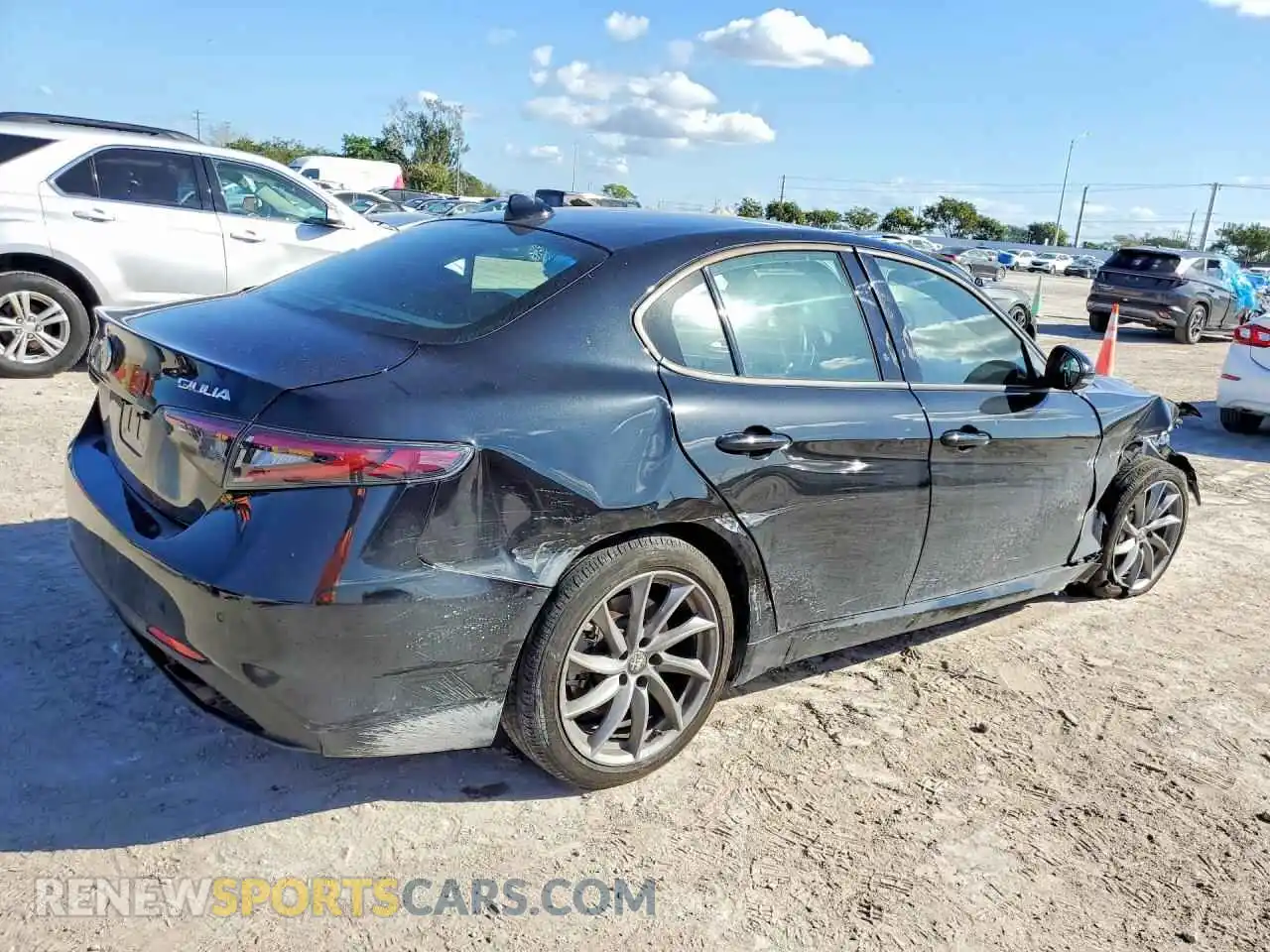 3 Photograph of a damaged car ZARFAMAN4S7689811 ALFA ROMEO GIULIA 2025