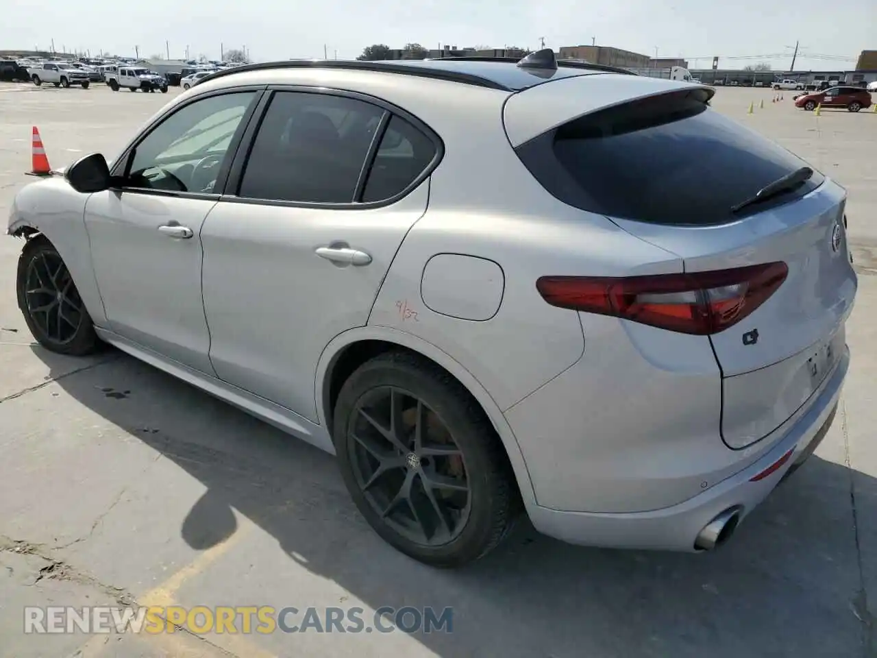 2 Photograph of a damaged car ZASPAKBNXM7D13772 ALFA ROMEO STELVIO 2021