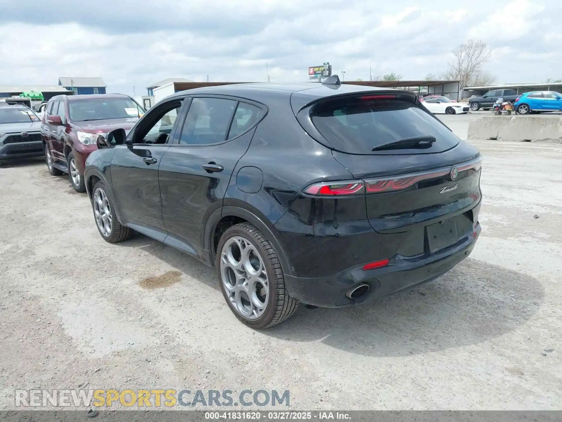 3 Photograph of a damaged car ZASPATDW3R3048717 ALFA ROMEO TONALE 2024