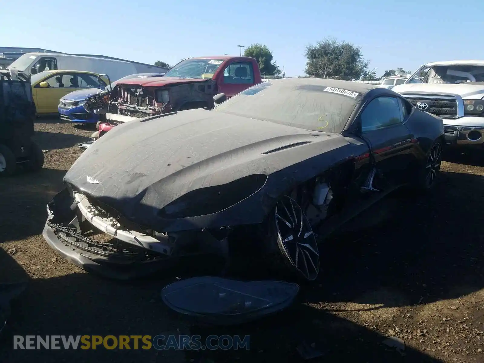 2 fotografías del automóvil dañado SCFRMFAW3KGL07983 ASTON MARTIN ALL MODELS 2019