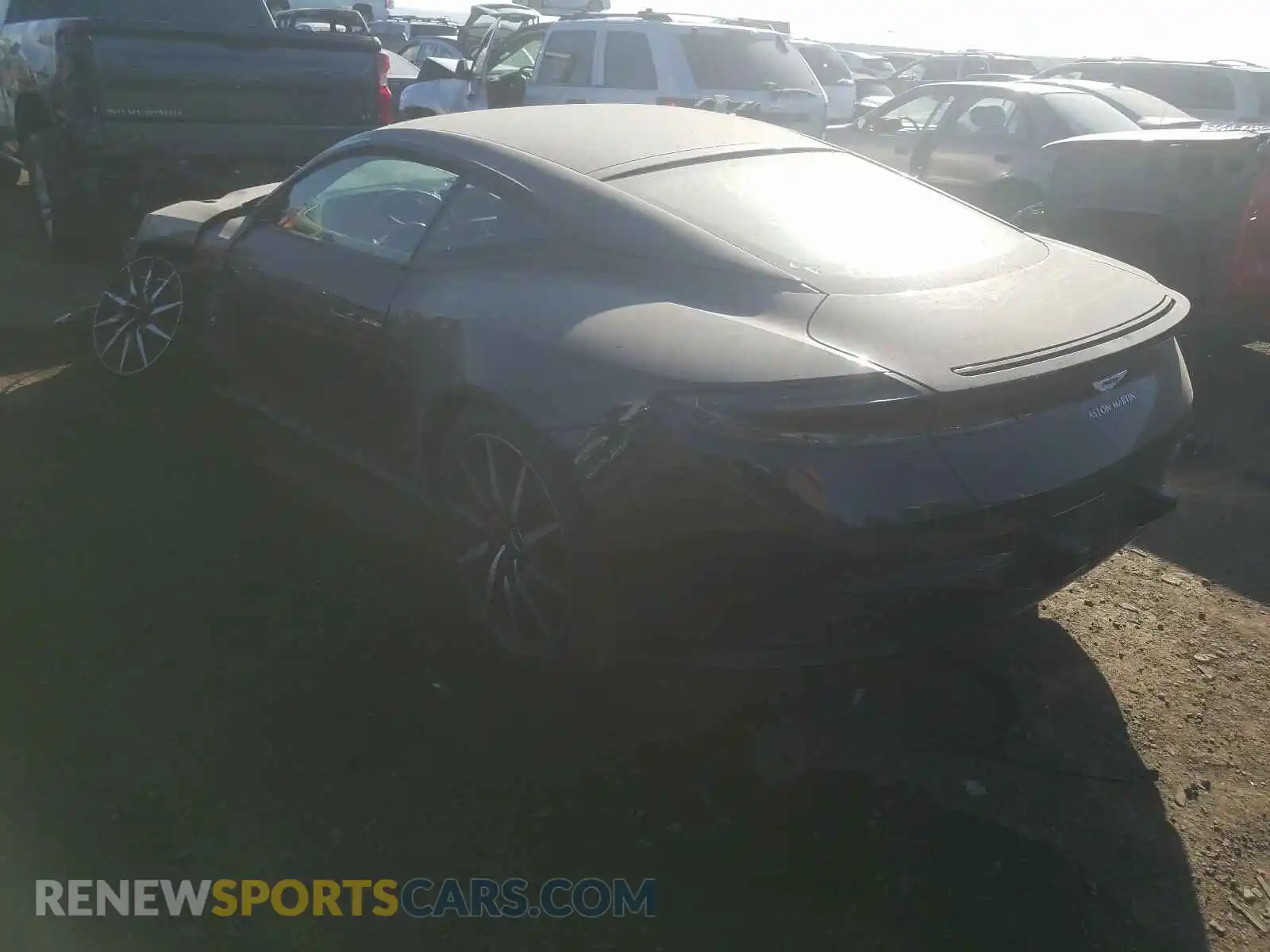 3 fotografías del automóvil dañado SCFRMFAW3KGL07983 ASTON MARTIN ALL MODELS 2019