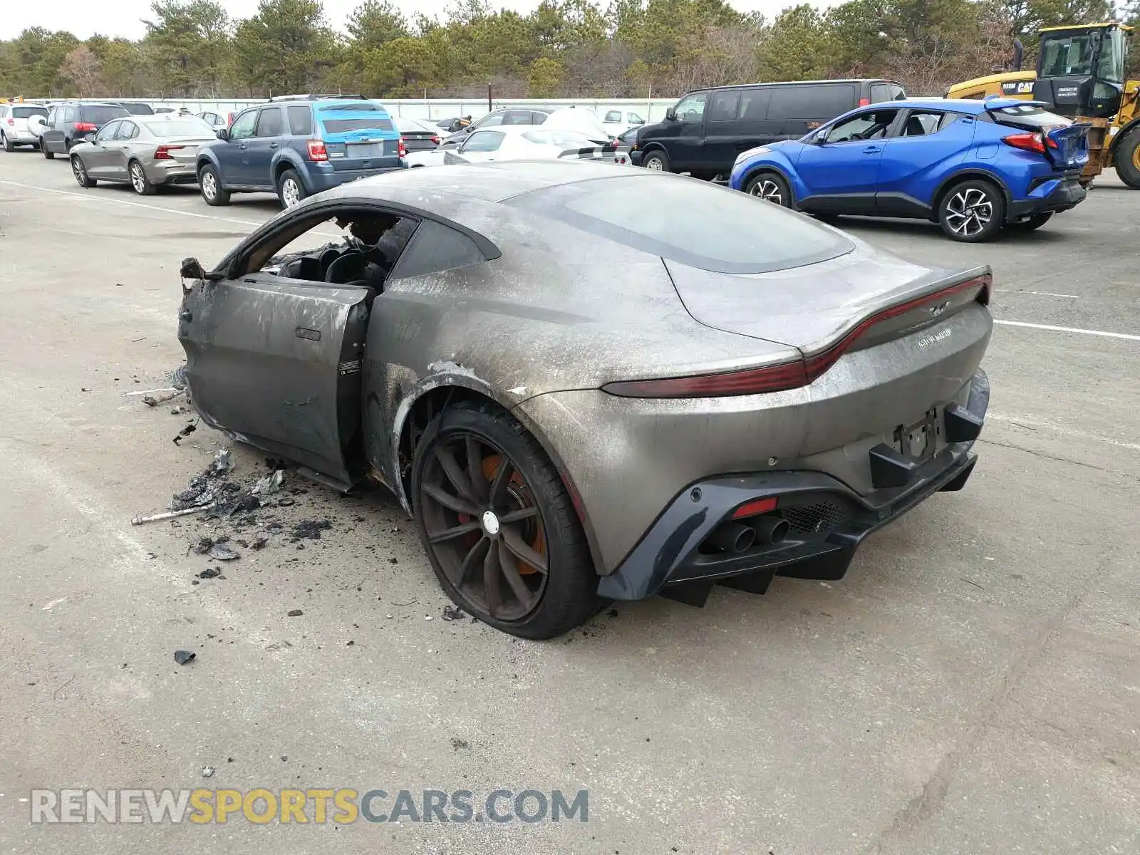 3 fotografías del automóvil dañado SCFSMGAW1KGN01127 ASTON MARTIN ALL MODELS 2019