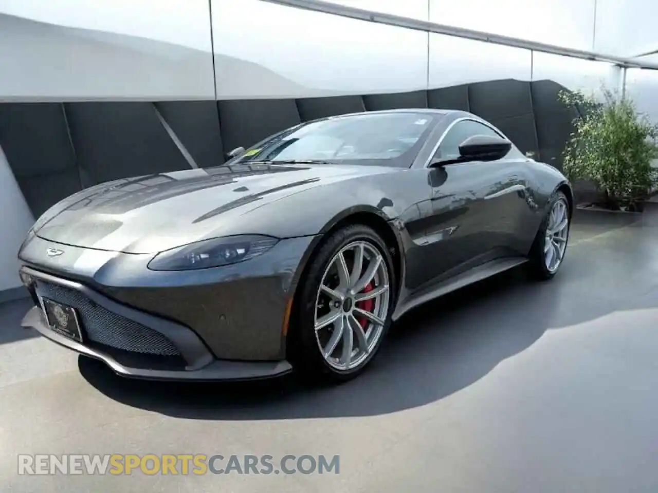 2 Фотография поврежденного автомобиля SCFSMGAW4KGN01XXX ASTON MARTIN ALL MODELS 2019