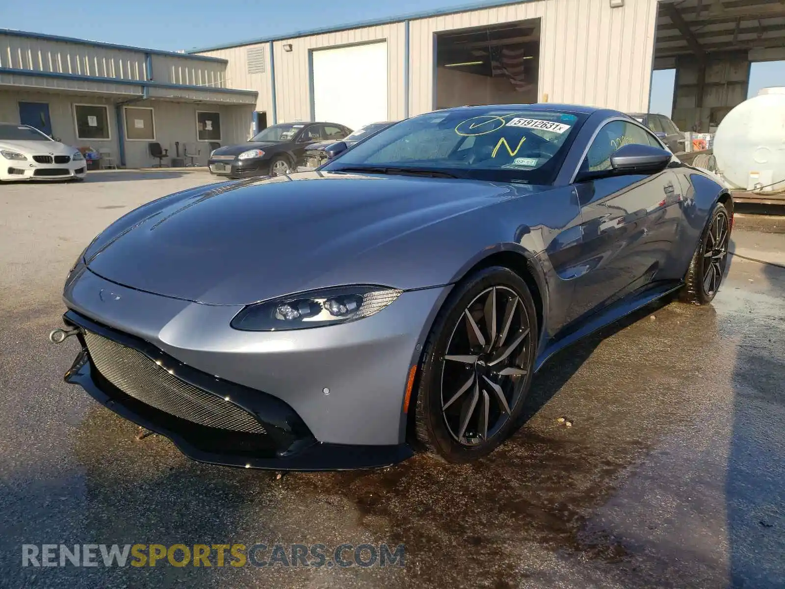 2 fotografías del automóvil dañado SCFSMGAW8KGN01061 ASTON MARTIN ALL MODELS 2019