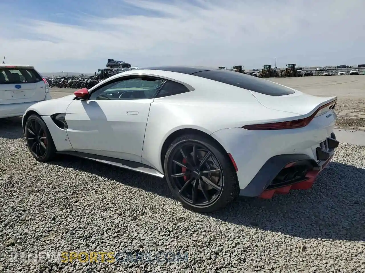 2 fotografías del automóvil dañado SCFSMGAW9KGN02588 ASTON MARTIN ALL MODELS 2019