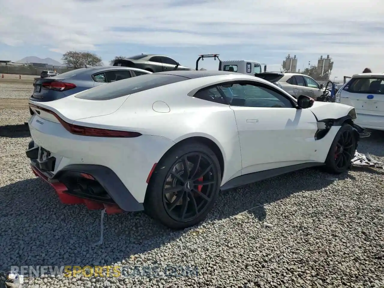 3 fotografías del automóvil dañado SCFSMGAW9KGN02588 ASTON MARTIN ALL MODELS 2019