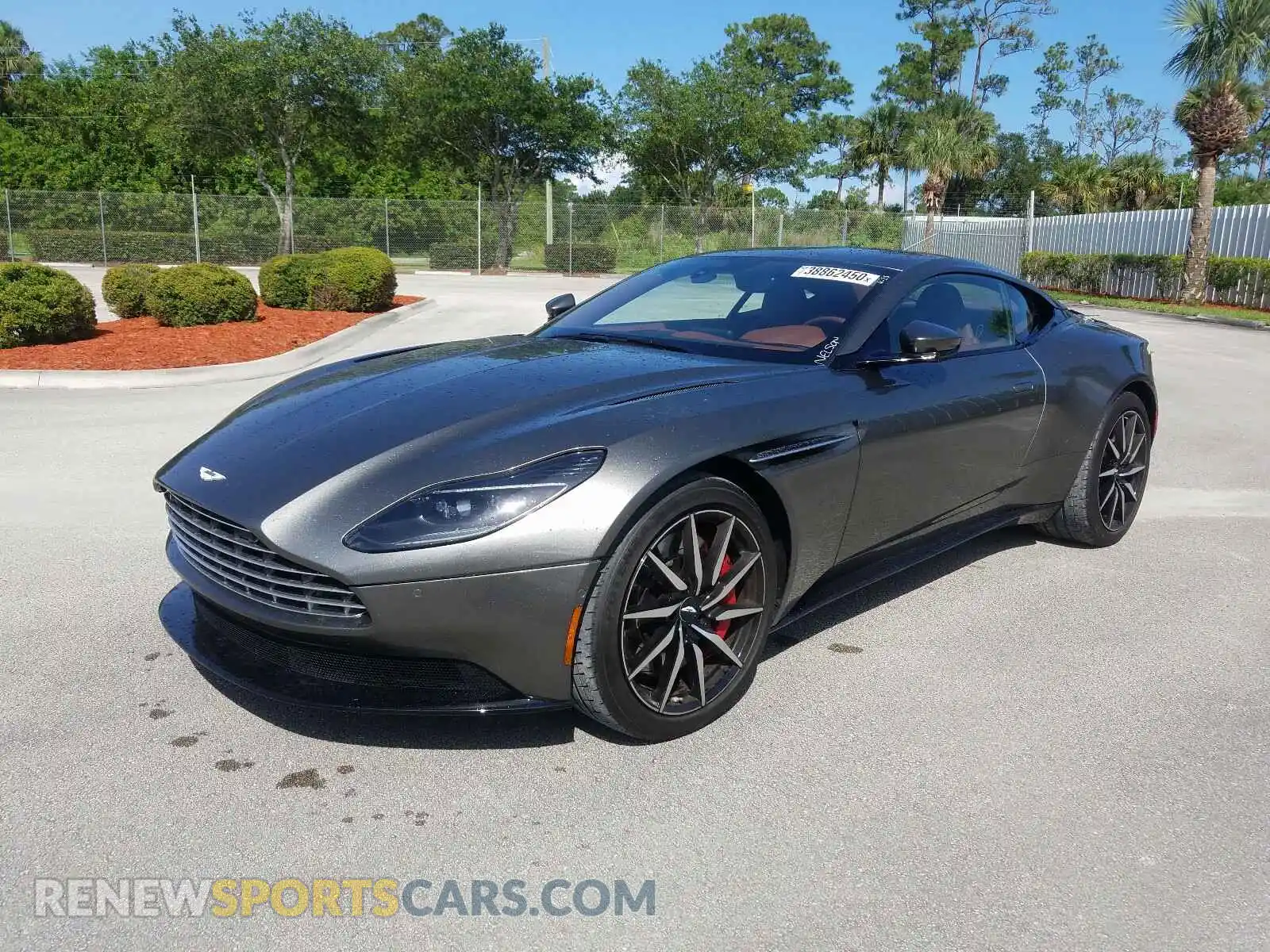 2 fotografías del automóvil dañado SCFRMFAW8LGL09116 ASTON MARTIN ALL MODELS 2020