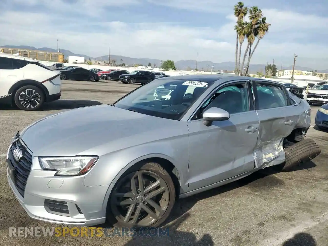 1 Фотография поврежденного автомобиля WAUAUGFF0K1020594 AUDI A3 2019