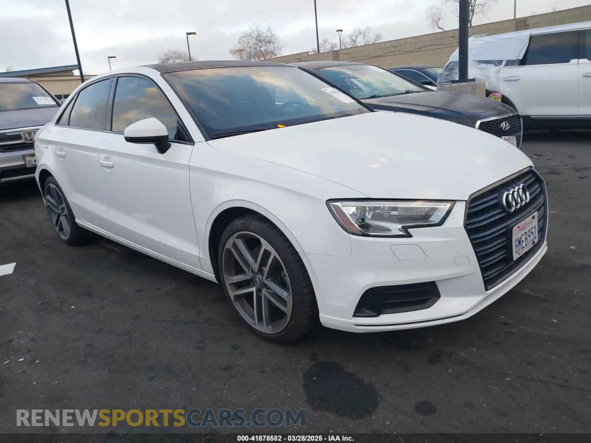 1 Photograph of a damaged car WAUAUGFF3KA101038 AUDI A3 2019