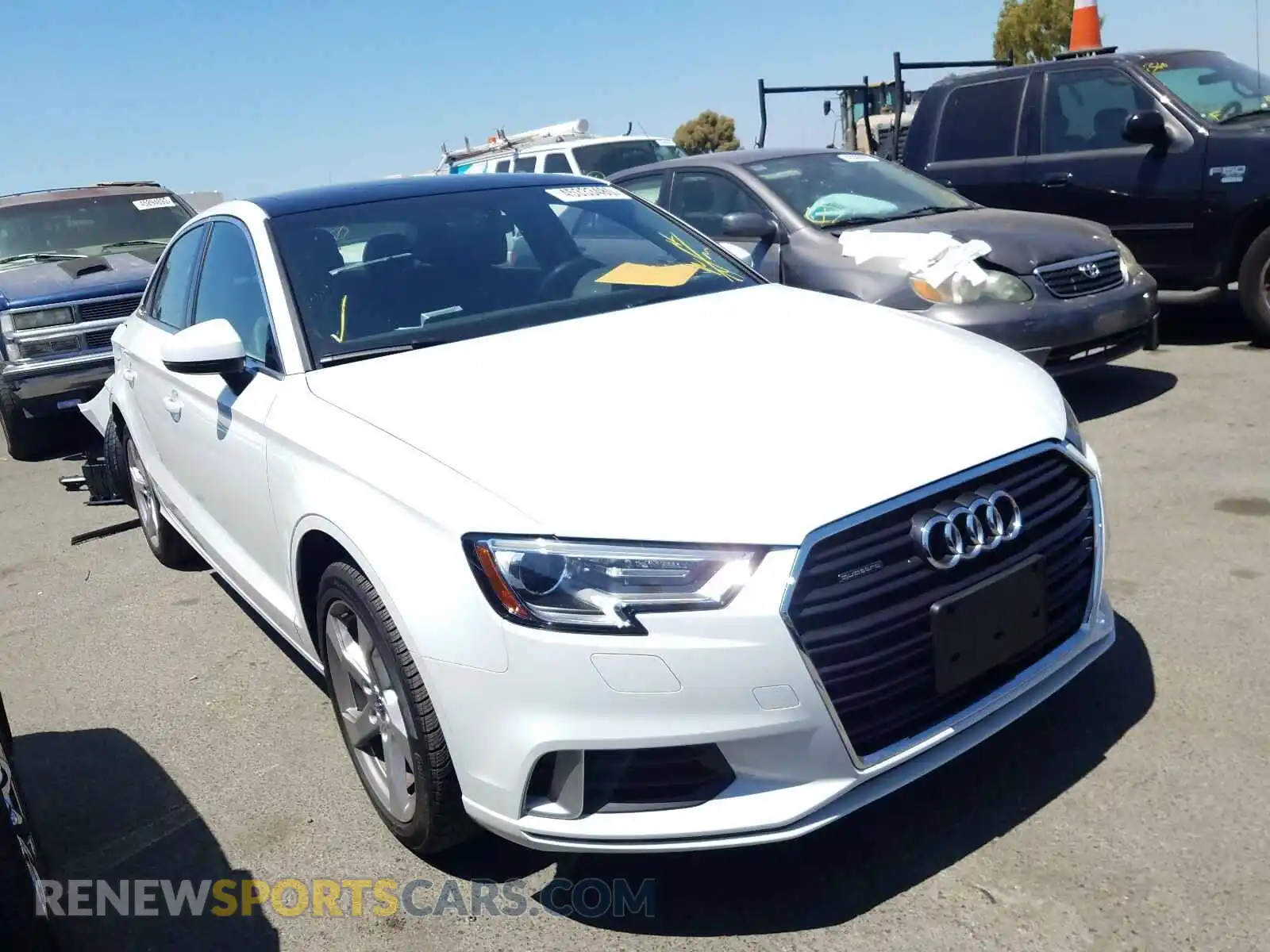 1 Photograph of a damaged car WAUBEGFF3KA095436 AUDI A3 2019