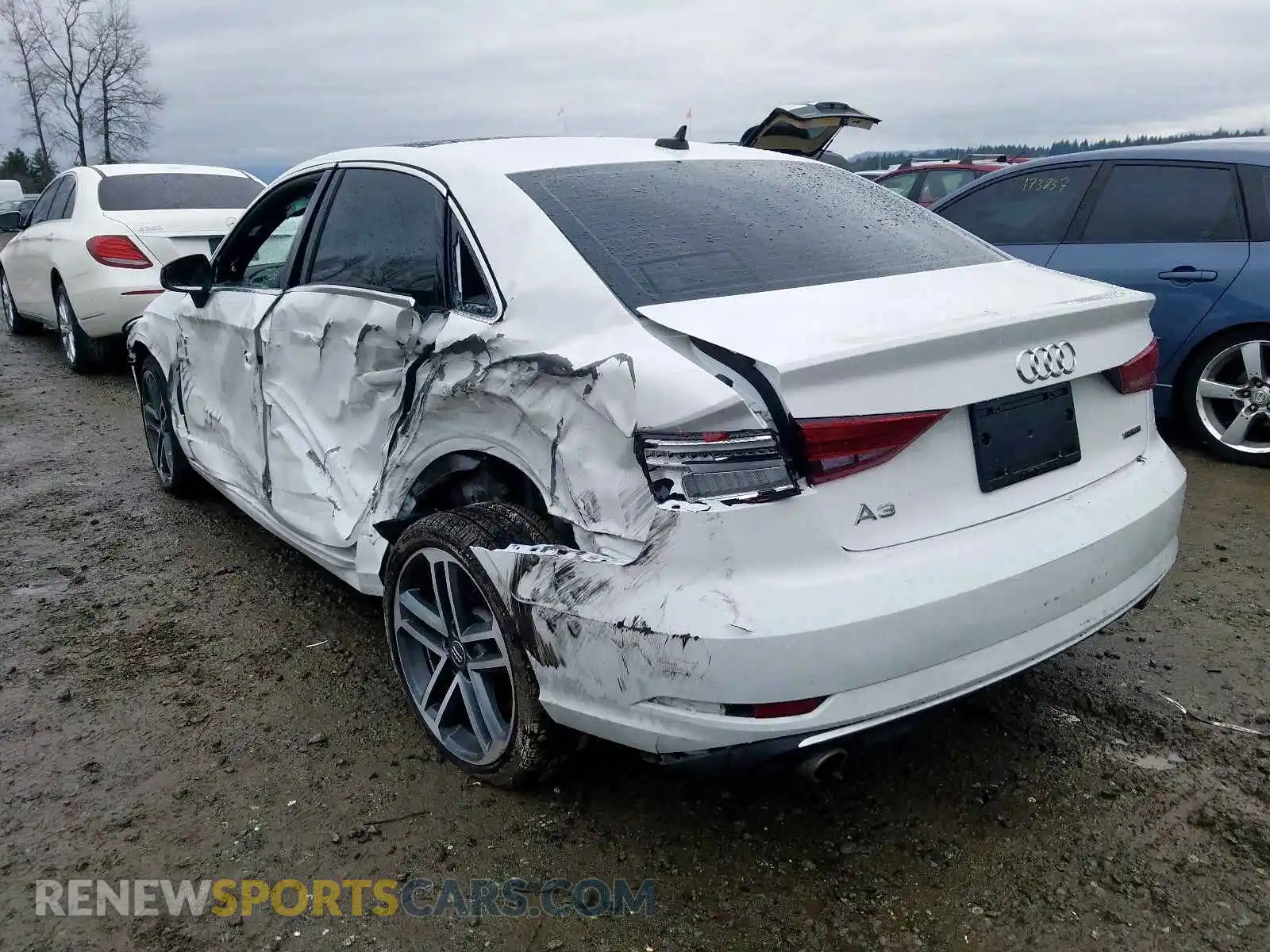 3 Photograph of a damaged car WAUBEGFF6KA083233 AUDI A3 2019